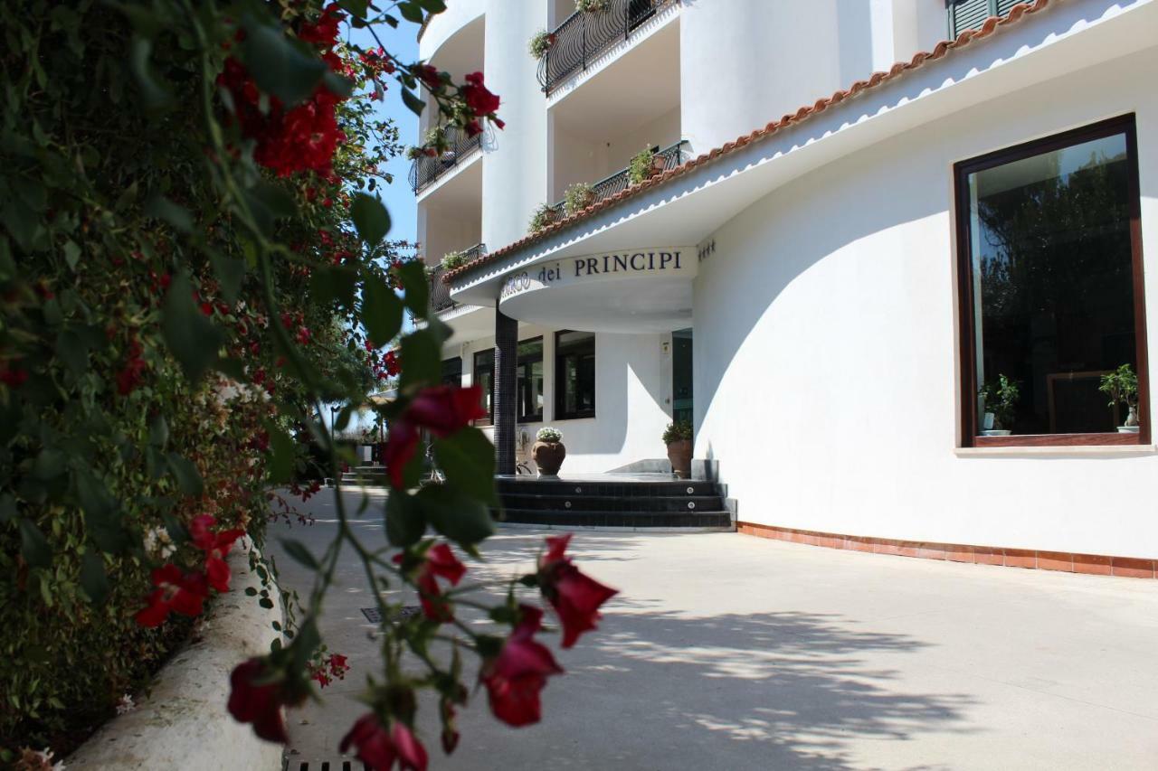 Parco Dei Principi Hotel เพสตุม ภายนอก รูปภาพ
